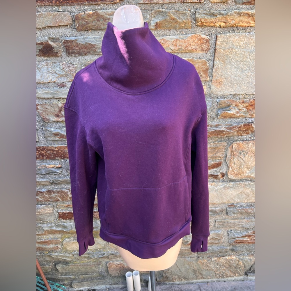 Lululemon crew neck sweatshirt. Super soft and stretchy. Used but has life left!